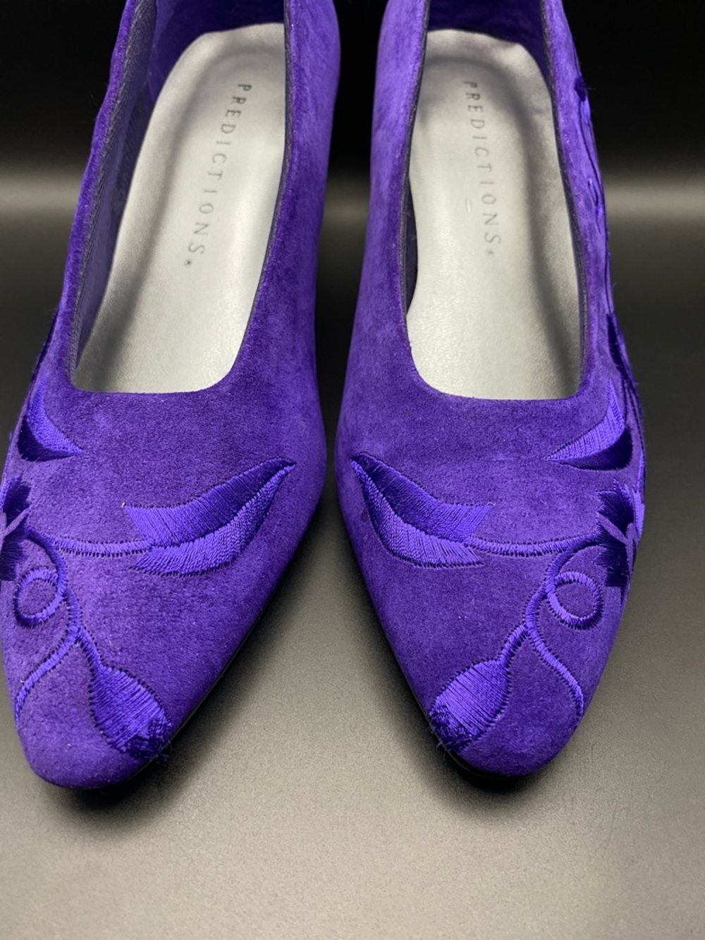 Vintage Predictions Purple Suede and Purple Embroidery Pumps - Picture 8 of 10